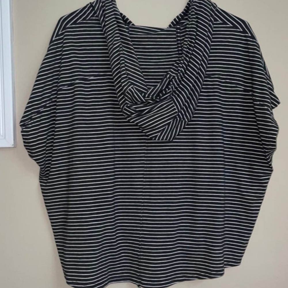 Lululemon short sleeve hoodie striped grey
